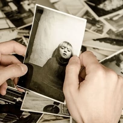 Play 'Precious Memories' by Alan Jackson – Chords & Fingerpicking. Album cover for 'Precious Memories' featuring the title track by Alan Jackson – Gospel guitar lesson.