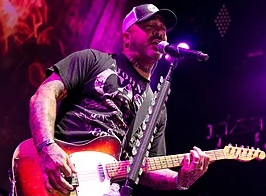 God And Guns Chords And Lyrics Aaron Lewis Guitar Lessons